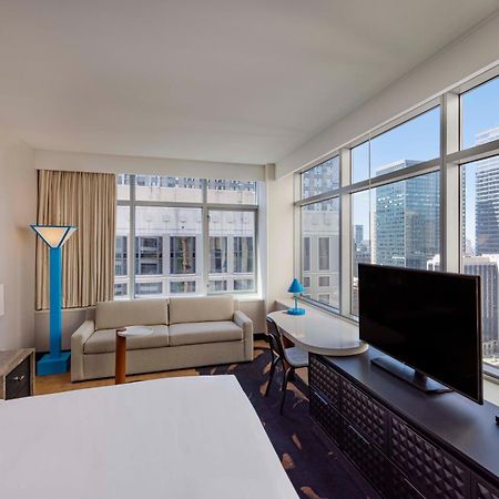 Thewit Chicago, A Hilton Hotel Extérieur photo
